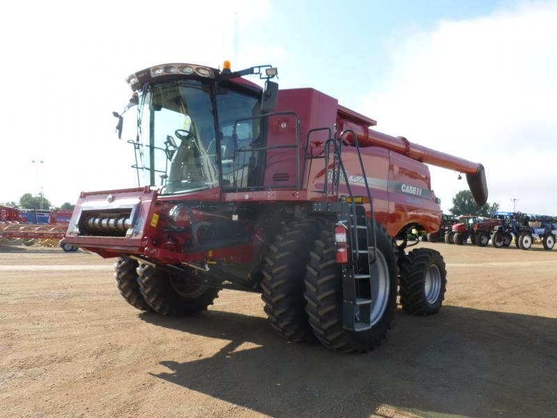 2013 CASE IH 8230 COMBINE 2850862 USED