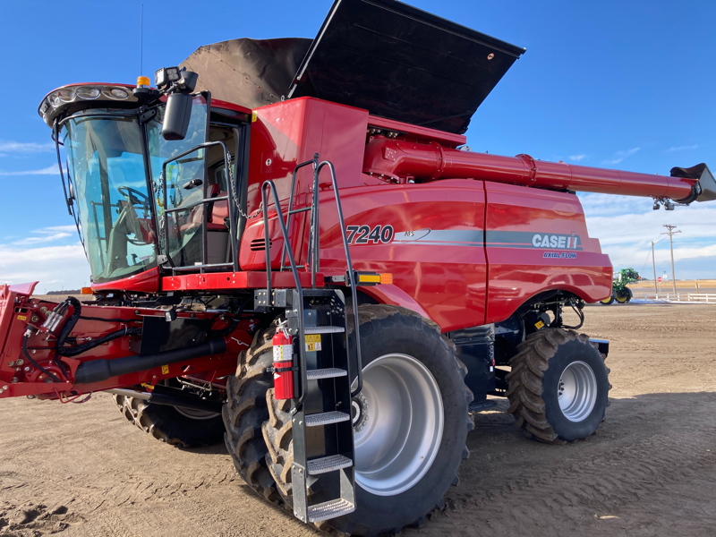 2018 CASE IH 7240 COMBINE 2906757 USED