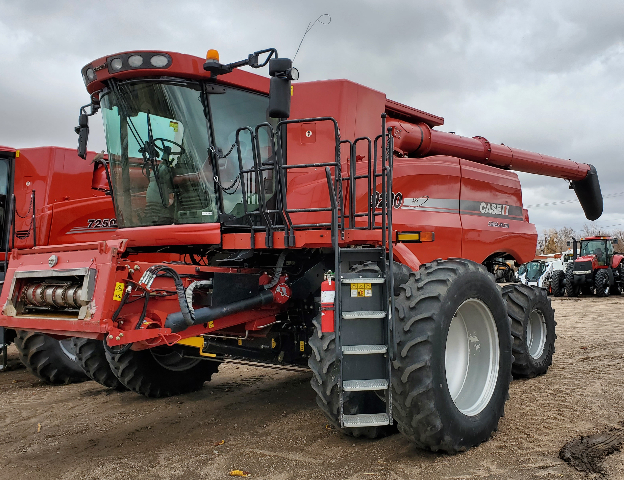 2012 CASE IH 9230 COMBINE 2915806 USED