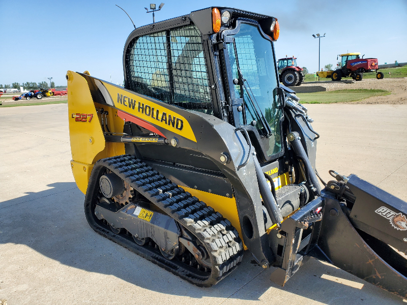 2019 NEW HOLLAND C227 SKIDSTEER-TRACK 2957827 USED