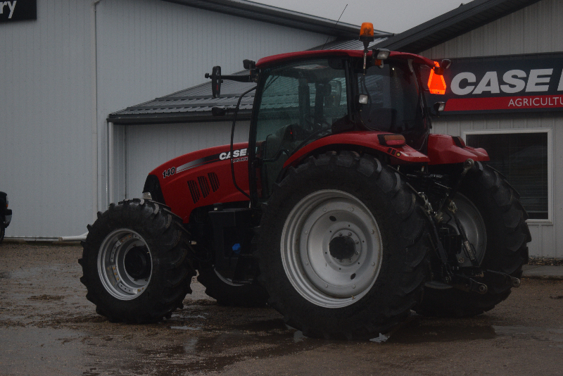 2014 CASE IH 140 2WD & MFWD Tractor