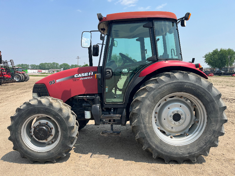 2009 CASE IH FARMALL 95 2WD & MFWD Tractor E00028128