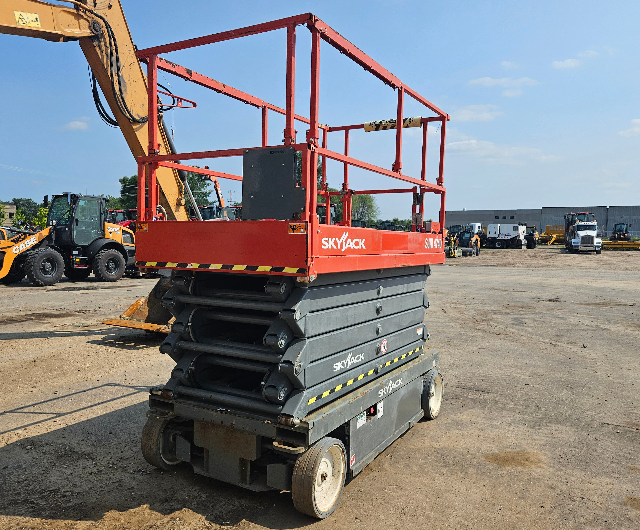 2019 SKYJACK INC 4740 SCISSOR LIFT E00424370