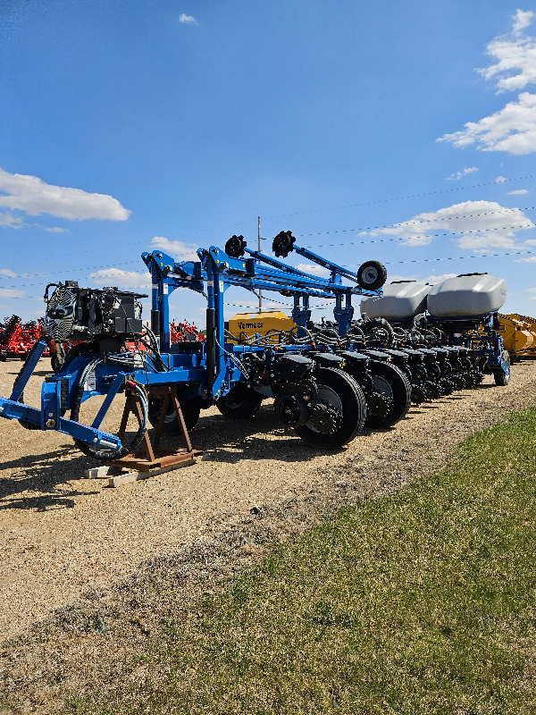 2023 KINZE 4905 PLANTER E00634535