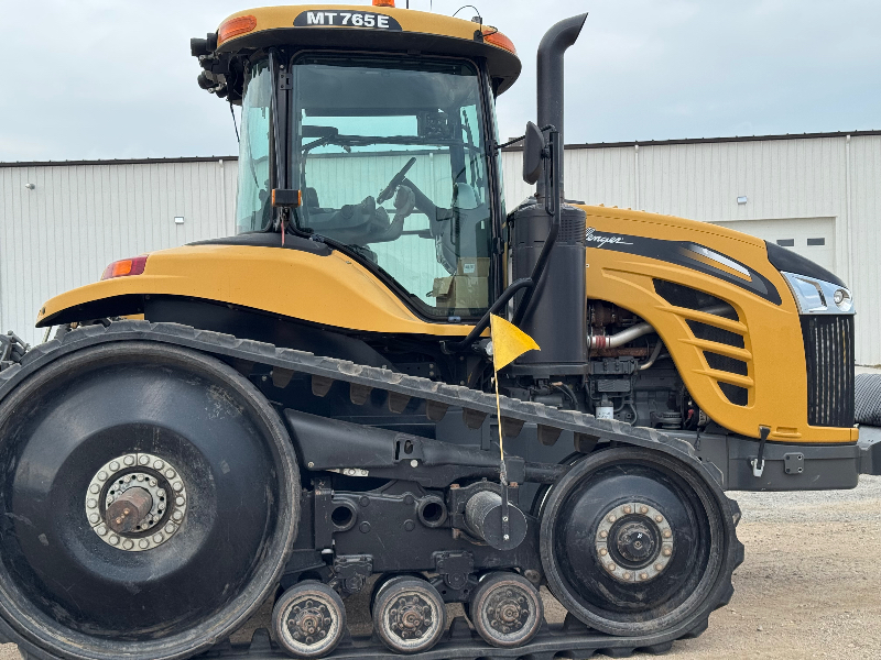 2015 CHALLENGER MT765E 4WD TRACTOR E00640435