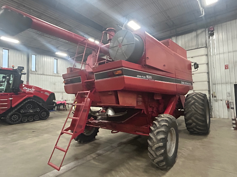 1990 CASE IH 1680 COMBINE E00641639