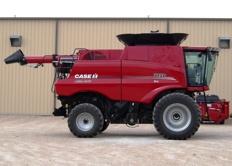 2023 CASE IH 7150 COMBINE E00646995